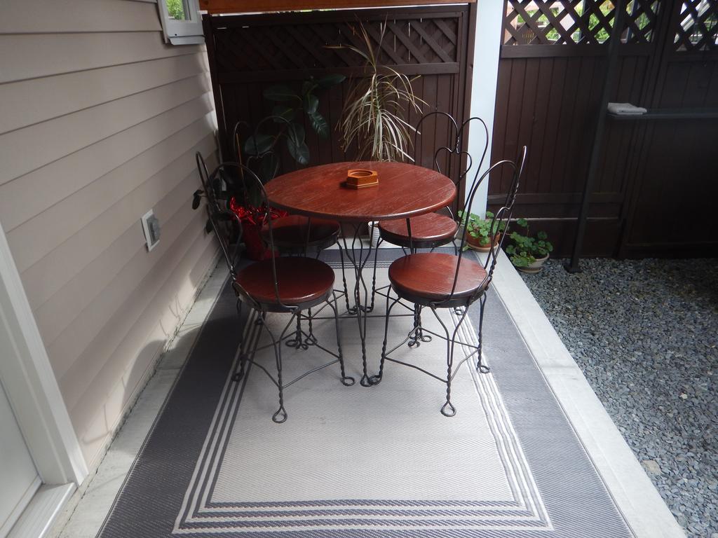Clean And Quiet 2 Bdr 2 Bthr Private Entrance Entire Guests Suite Near Coquitlam Center Mall And Skytrain Exteriér fotografie